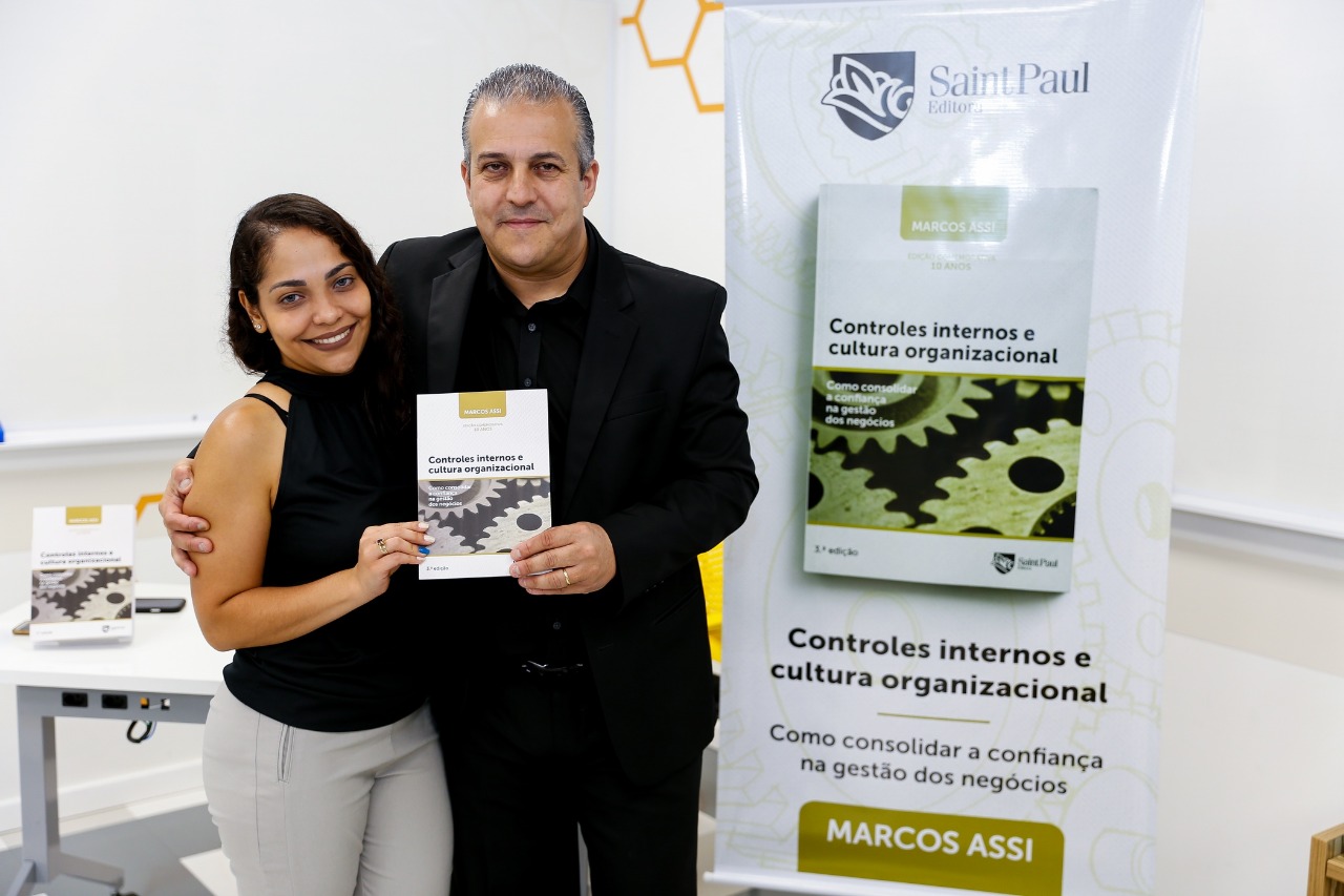 lançamento livro marcos.jpeg